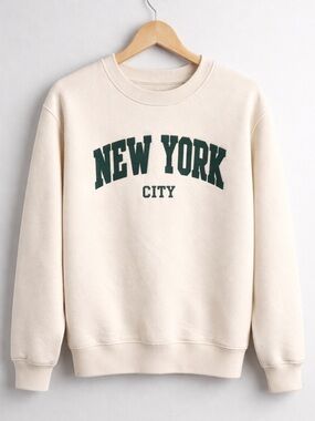 New York Popular NYC Crewneck Sweatshirt Women’s Medium Cream Pullover Brooklyn